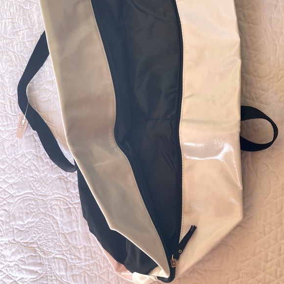 Victoria’s Secret Canvas Tote NWT - Picture 6 of 8